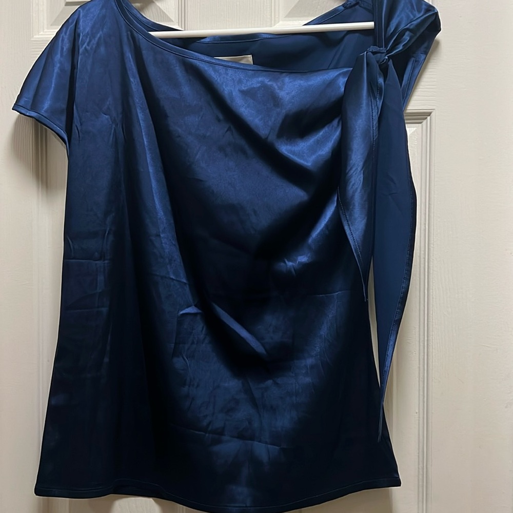 Silky blue top